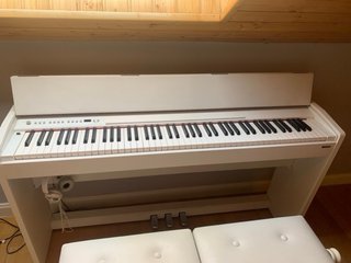 Piano Roland Blanco