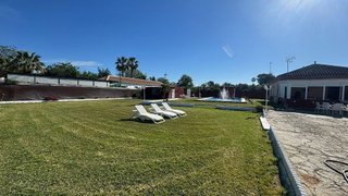 Chalet en venta en Carmona