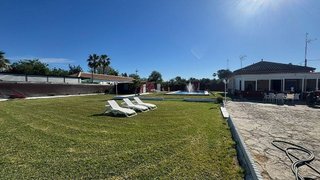 Chalet en venta en Carmona