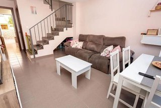 Casa adosada en venta en La Granja-La Colina-Los Pastores en Algeciras