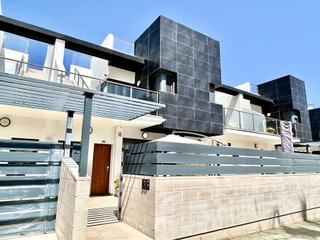 Casa pareada en venta en Campos de Golf - Villa Martin - Los Dolses en Orihuela