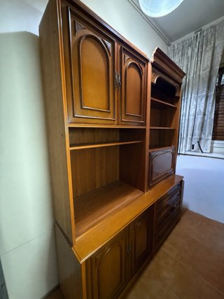 Mueble antiguo de madera