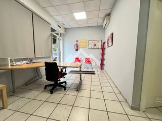 Local comercial en alquiler en Arco Norte - Avda. España en Dos Hermanas