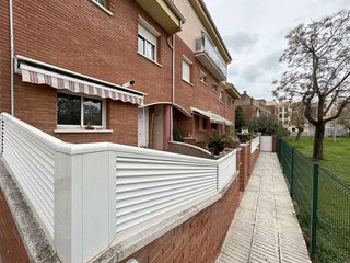 Casa en venta en Pla de Sant Pere-Les Salines en Cubelles
