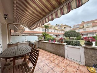 Casa en venta en Pla de Sant Pere-Les Salines en Cubelles