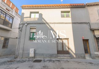 Casa adosada en venta en Centre en Rubí