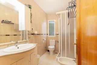 Piso en venta en La Carihuela en Torremolinos