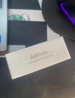 Apple AirPods 4