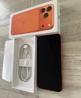 iPhone 17 Pro Max Naranja