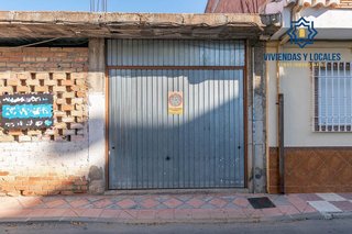 Chalet en venta en Avda. De los Ogíjares en Armilla