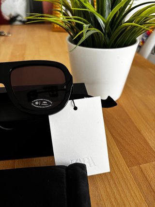 Gafas de sol pantalla Zara negras