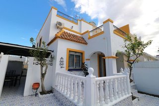 Casa adosada en venta en La Siesta - El Salado - Torreta en Torrevieja
