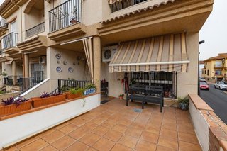 Casa pareada en venta en Atarfe