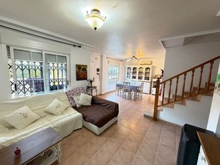 Casa pareada en venta en Urbanizaciones en Guardamar del Segura