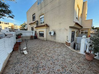 Casa pareada en venta en Urbanizaciones en Guardamar del Segura