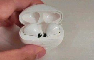 Auriculares inalámbricos blancos