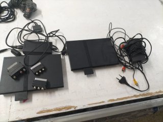 2 Consolas Sony PlayStation 2 (PS2) Negras