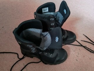 Botas Haix Gore-Tex Negras