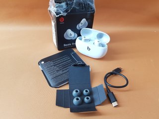 Beats Studio Buds Blancos - Cancelación Ruido