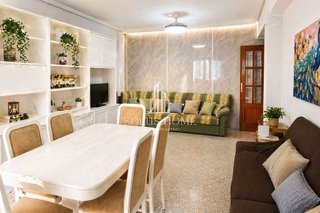 Piso en venta en Avda. de Abril. - 9 de octubre en Sagunto