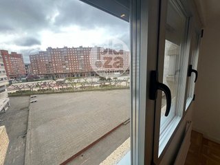 Piso en venta en Plaza España - Villa Pilar - Reyes Católicos - Vadillos en Burgos