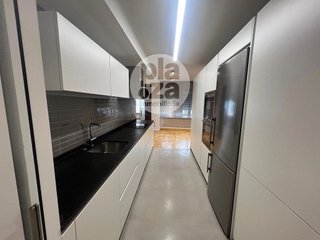 Piso en venta en Plaza España - Villa Pilar - Reyes Católicos - Vadillos en Burgos