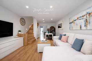 Casa adosada en venta en Santa Eulàlia en Hospitalet de Llobregat, L´
