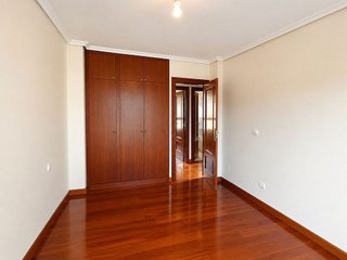 Piso en alquiler en Valdenoja - La Pereda en Santander