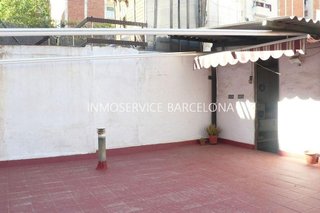 Casa adosada en venta en El Camp de l'Arpa del Clot en Barcelona