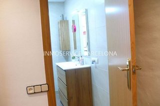 Casa adosada en venta en El Camp de l'Arpa del Clot en Barcelona