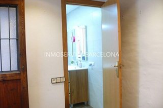 Casa adosada en venta en El Camp de l'Arpa del Clot en Barcelona