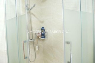 Casa adosada en venta en El Camp de l'Arpa del Clot en Barcelona