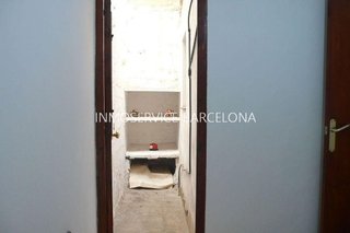 Casa adosada en venta en El Camp de l'Arpa del Clot en Barcelona
