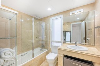 Piso en venta en Los Naranjos - Las Brisas en Marbella