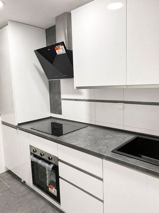 Piso en venta en Los Naranjos - Las Brisas en Marbella
