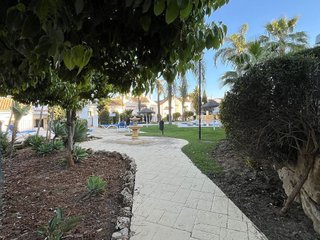 Piso en venta en Los Naranjos - Las Brisas en Marbella