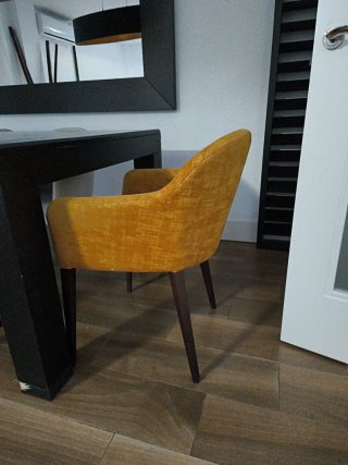 6 Sillas de comedor de tela y madera