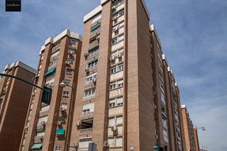 Piso en venta en Cervantes en Granada