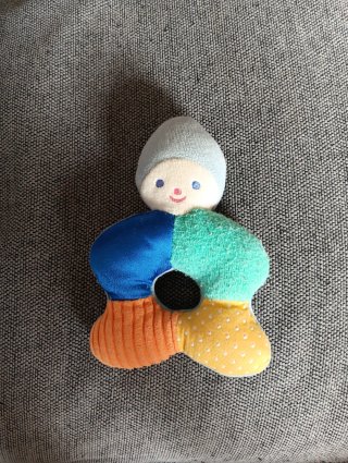 Sonajero de peluche para bebé