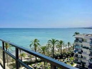Piso en venta en Playa de la Fontanilla en Marbella