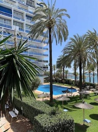 Piso en venta en Playa de la Fontanilla en Marbella