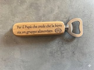 Apribottiglie personalizzato in legno