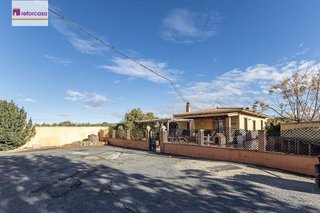 Chalet en venta en Zubia (La)
