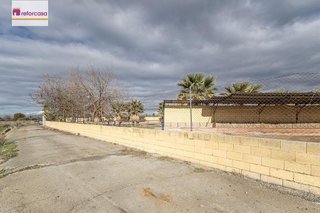 Chalet en venta en Zubia (La)