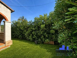Casa adosada en venta en Cala del Puntal  en Vinaròs