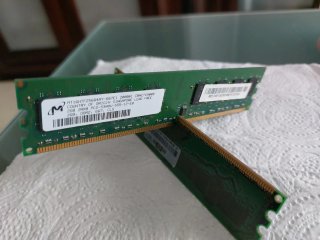 2x 1GB DDR2 667MHz Micron PC2-5300U RAM