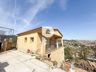 Chalet en venta en Sant Vicenç dels Horts