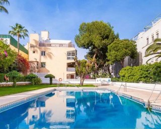 Piso en venta en La Carihuela en Torremolinos
