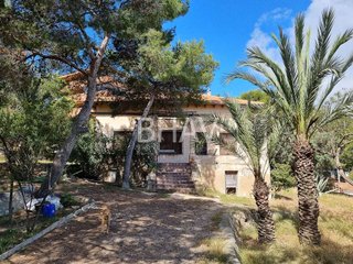 Chalet en venta en Vistahermosa en Alicante