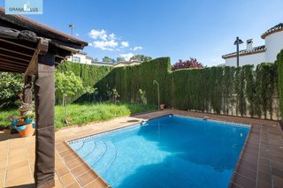 Chalet en venta en Zubia (La)
